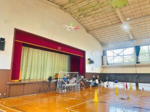 高度3.5mスクエア飛行。正面側面対面と全方位操舵