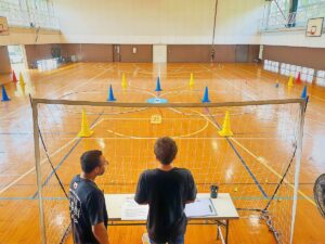 ホバリングから基本飛行、8の字から緊急着陸操舵へ