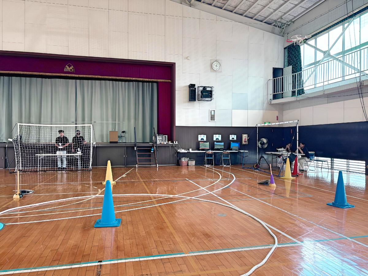 「実技審査」高度3.5mスクエア飛行(四角)