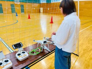 初日は飛行前点検から。目視緩衝確認を実施します