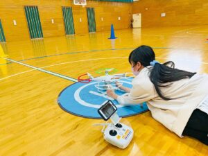 電源入力はギアを固定した状態で実施。異常起動防止