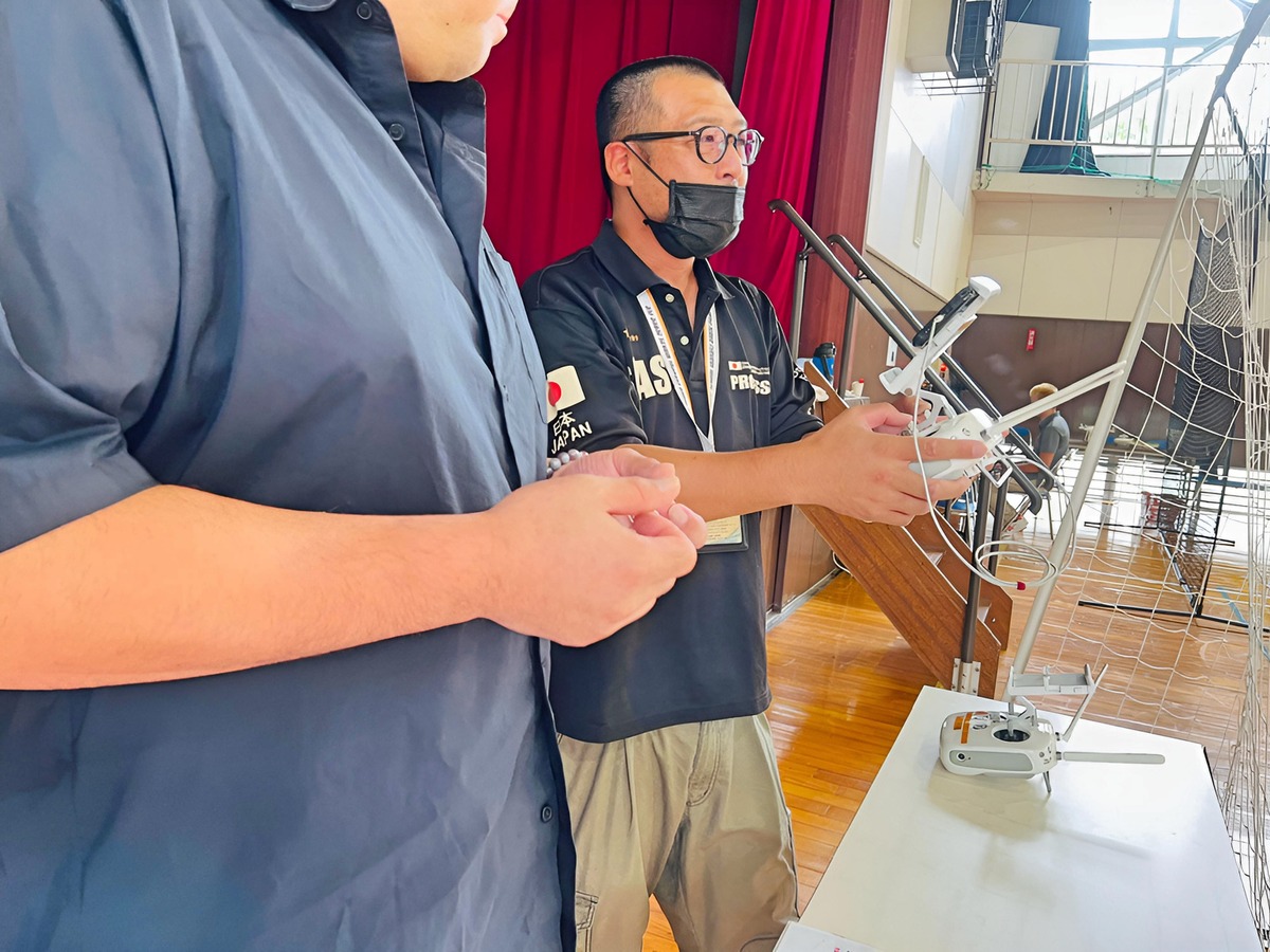 操舵入力角度と飛行軌道の説明。とてもデリケート分野