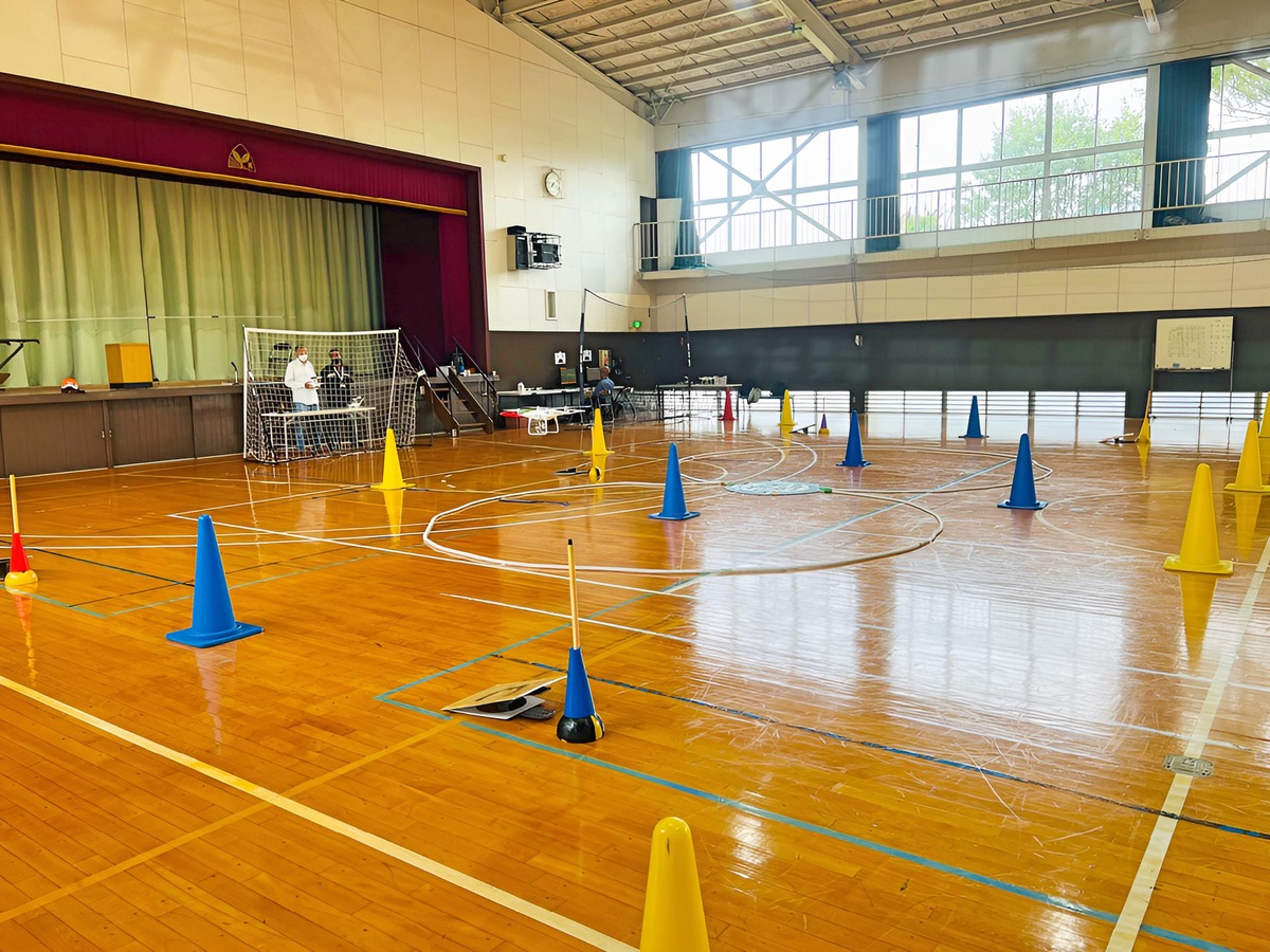 8の字飛行訓練。入力深度角度と双方が求められる難度