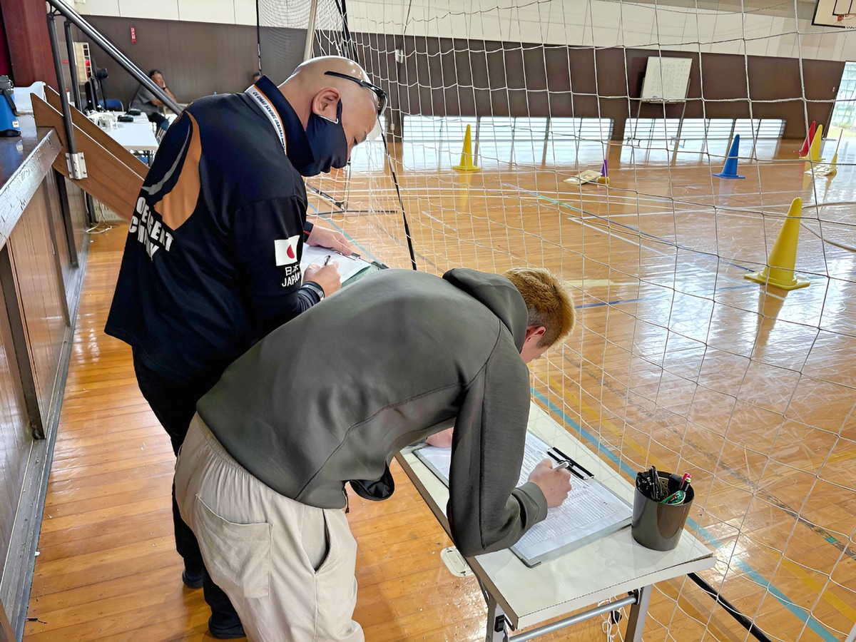 「日常点検記録」「飛行後記録」の記入。義務です