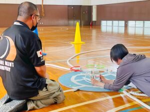 「電源入力」異常事態を警戒しギアを固定し安全確保