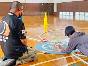 「電源入力」異常事態を警戒しギアを固定し安全確保