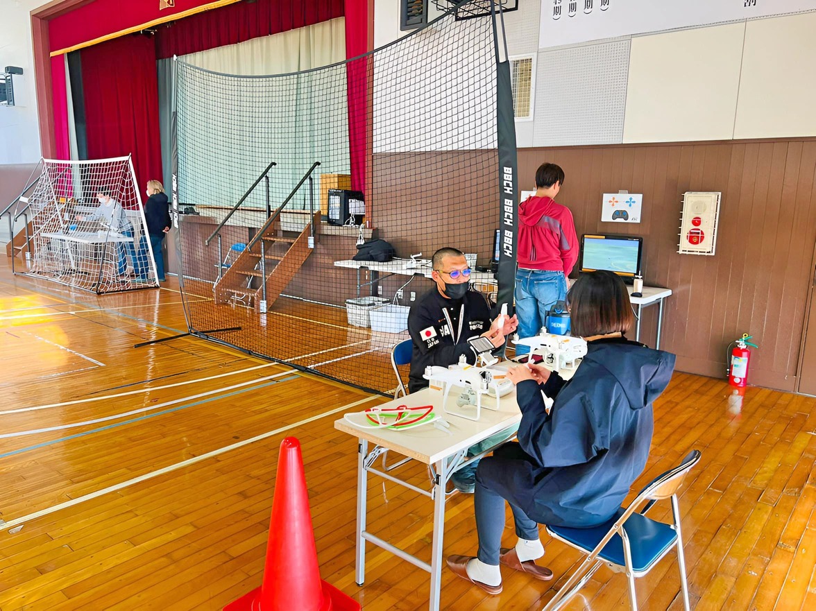 ドローン機動性と飛行前後点検を説明。一つ一つ解説