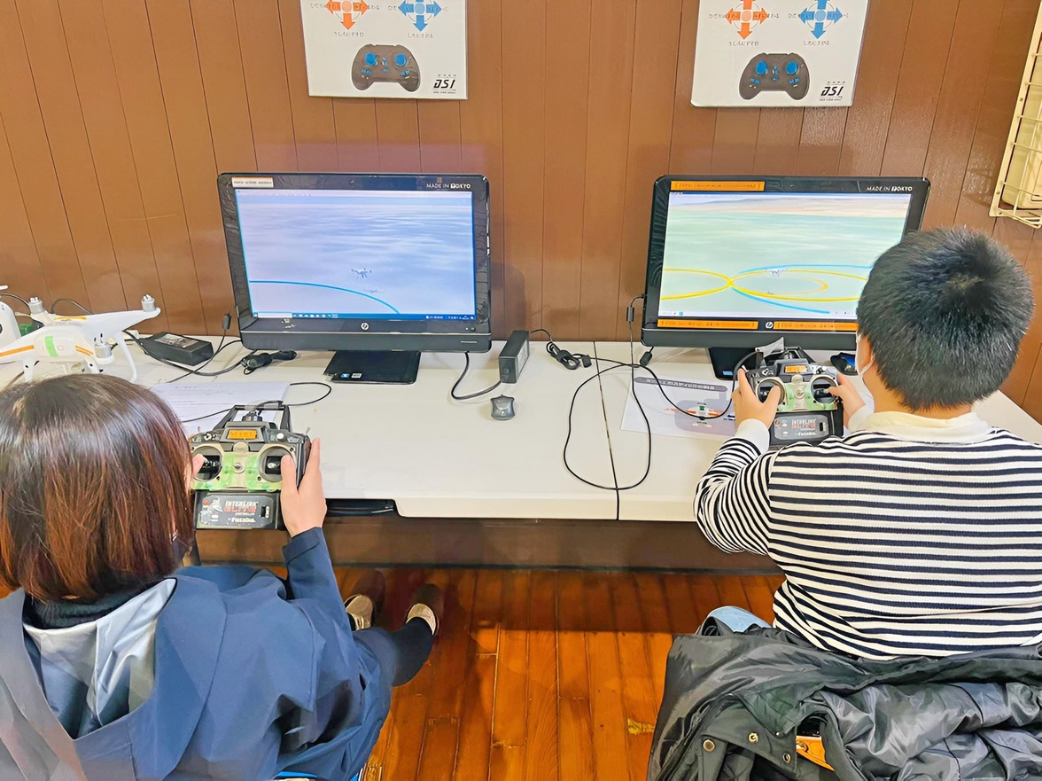 シュミレーターは8の字飛行訓練用に設定しています