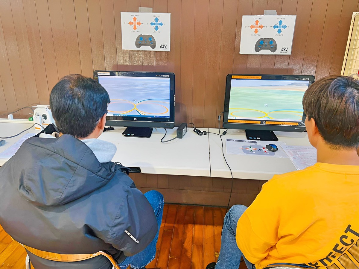 シュミレーターは入力感覚と8の字飛行に最も有効