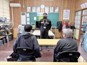 飛行前ブリーフィング。各自課題、留意事項など確認