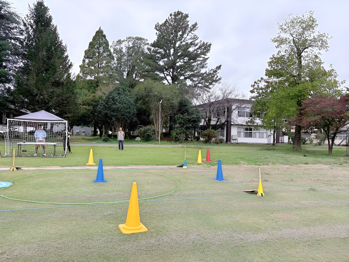 「実技審査」高度変化を伴うスクエア飛行(四角)