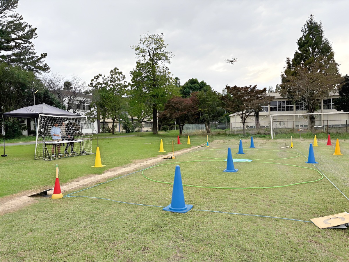 「実技審査」ピルエット飛行。15-20秒回転