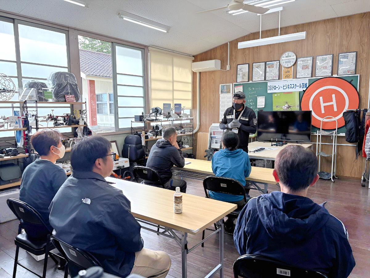 飛行訓練前ブリーフィング。訓練心得と留意事項確認