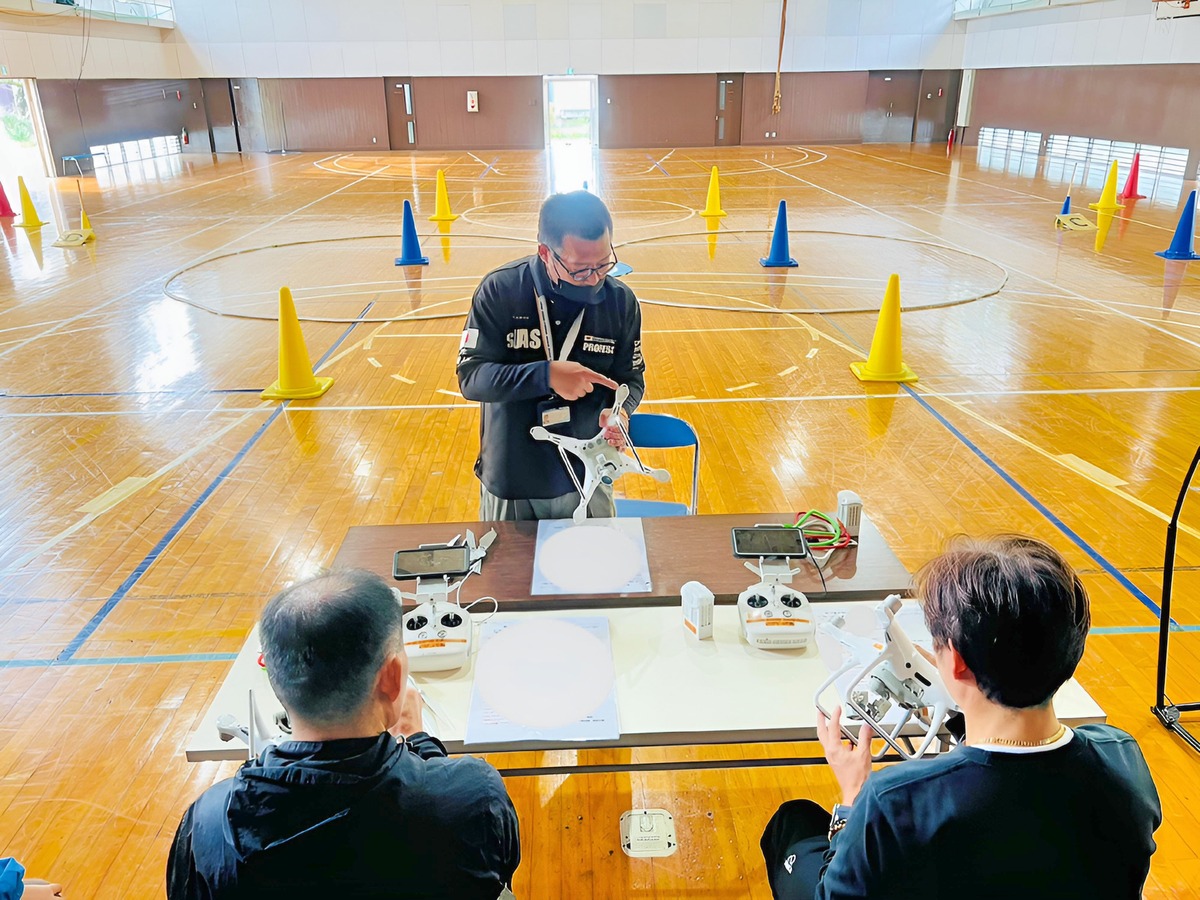 「飛行前後点検」墜落に直結するため念入りに点検です