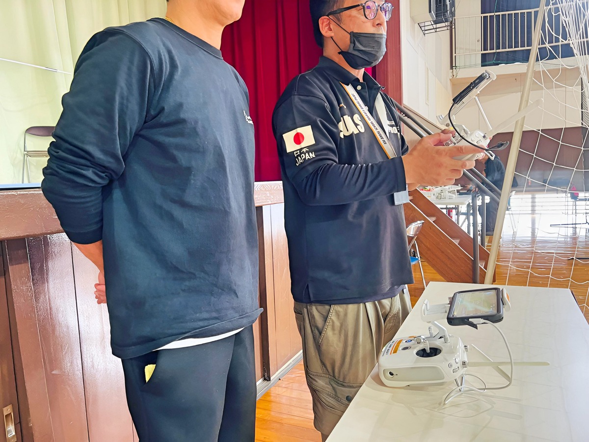 「飛行前点検」四操舵及びカメラ起動、映像転送確認の見本