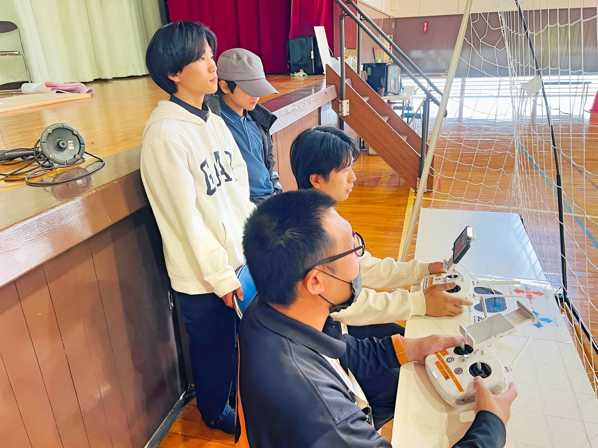 ドローン免許取得を目指すため飛行体験に来たそうです