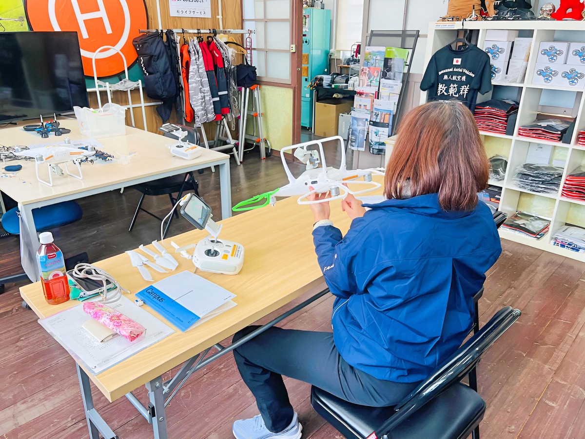 「飛行前後点検」全24項目の安全点検を習得します