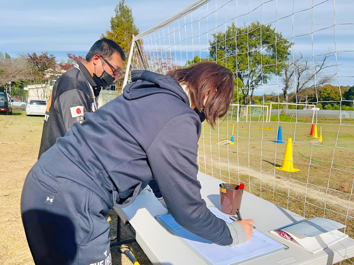 日常点検記録記入。操縦者は義務付けられています