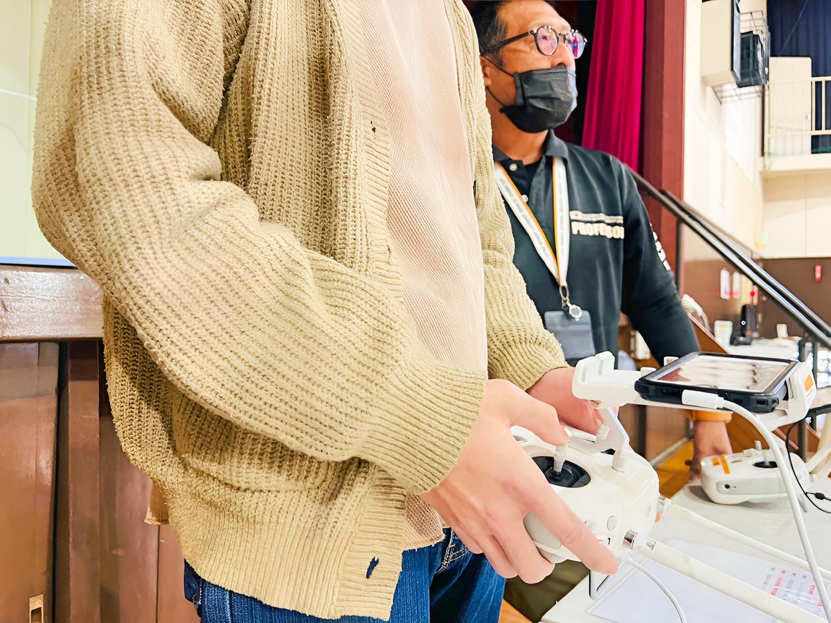 プロポの持ち方は重要でプロほど疲れる事はありません