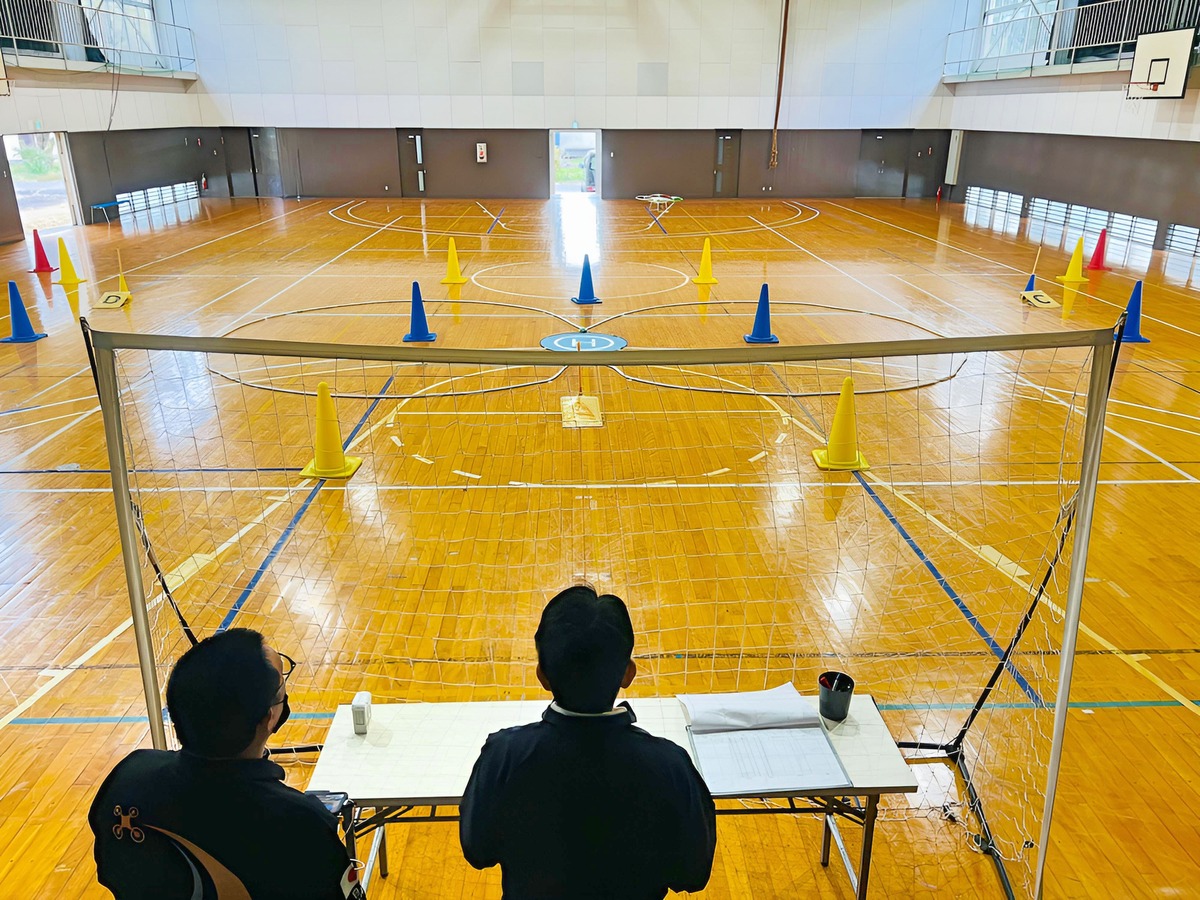 サークル飛行を重複訓練中。微妙な入力を追求します