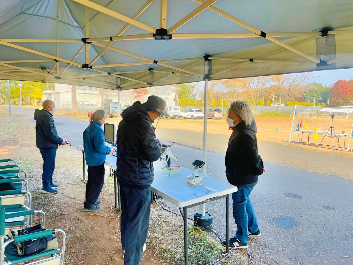 飛行前点検、シュミレーターから開始。実技訓練です