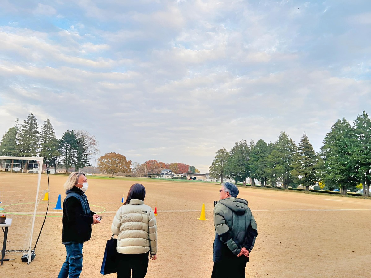 ドローン展示飛行。機動性をアッピールし免許取得へ