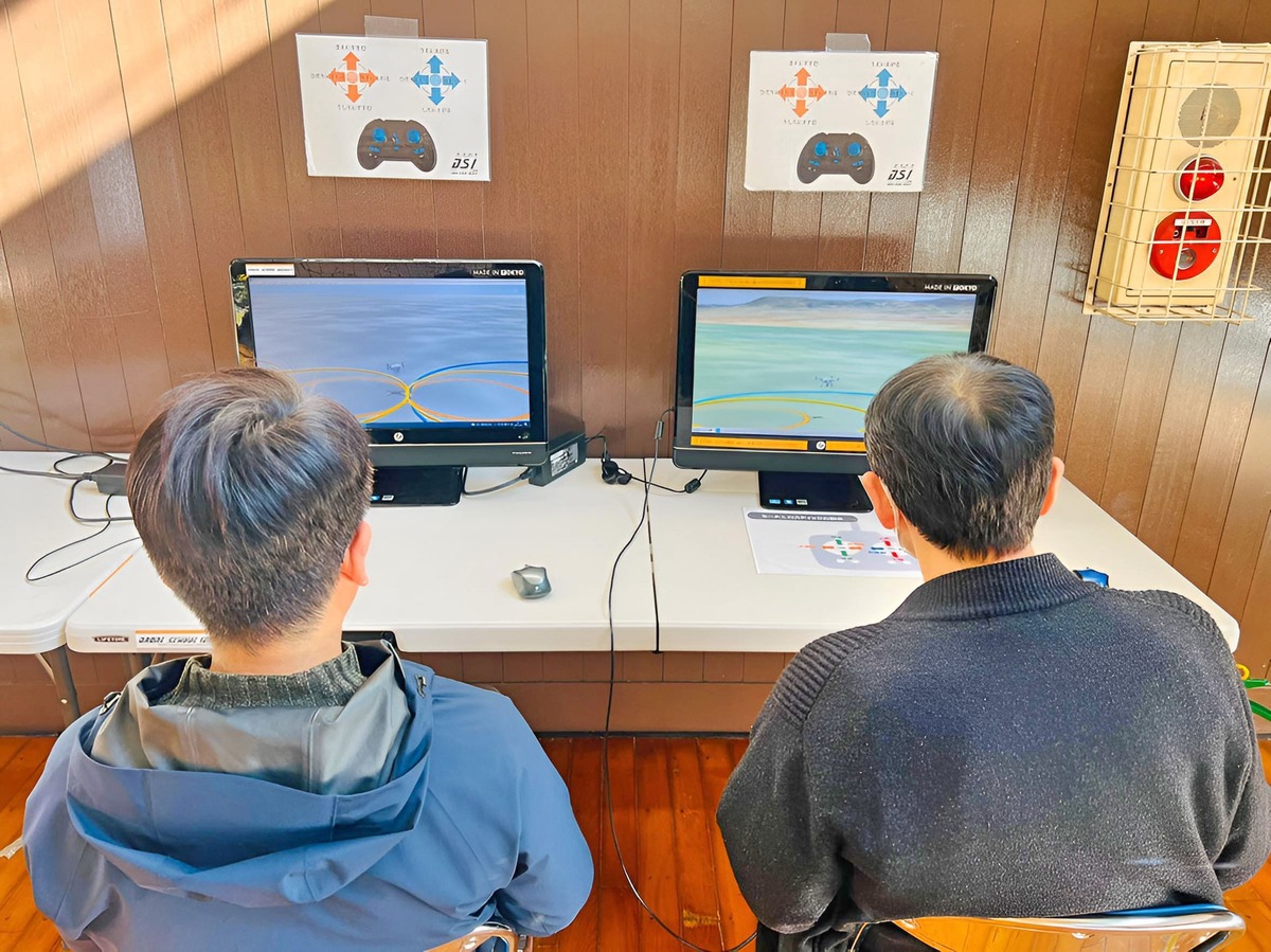 シュミレーターは操舵入力の仕方と8の字飛行の訓練活用です