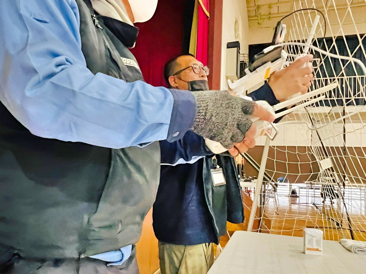 ドローン飛行動向を操縦すると言う事をレクチャー